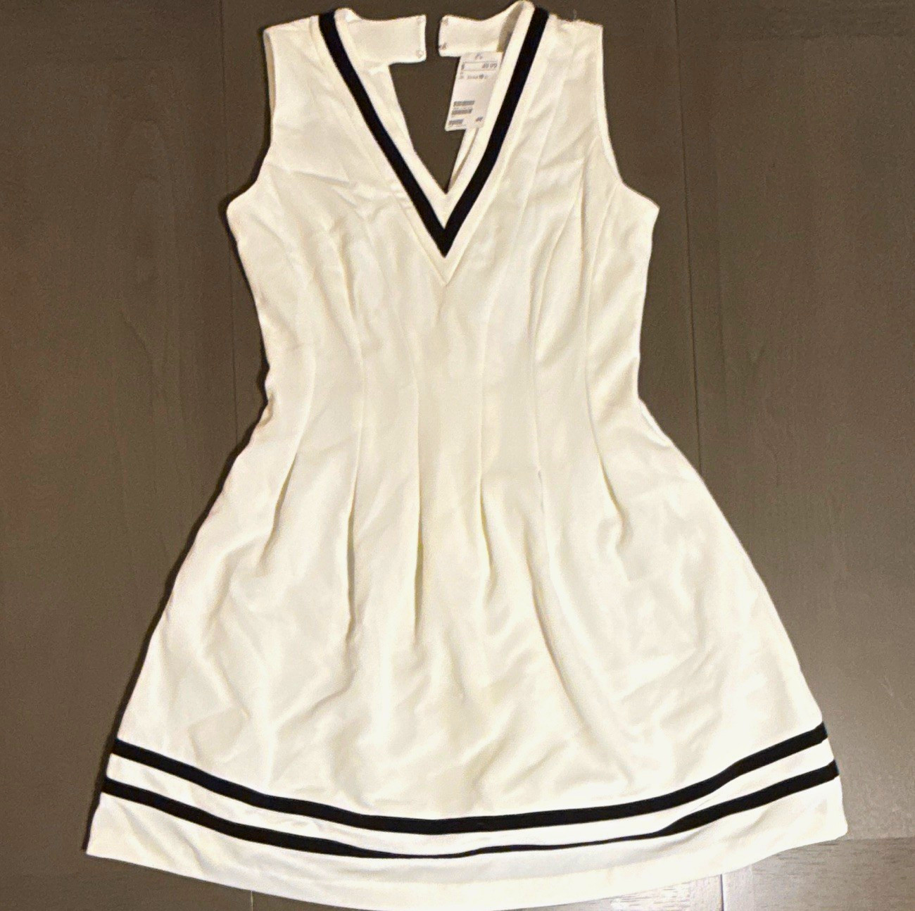 H&M Women’s Solid White/Black Trim Sleeveless V-Neck A-Line Short Dress 10