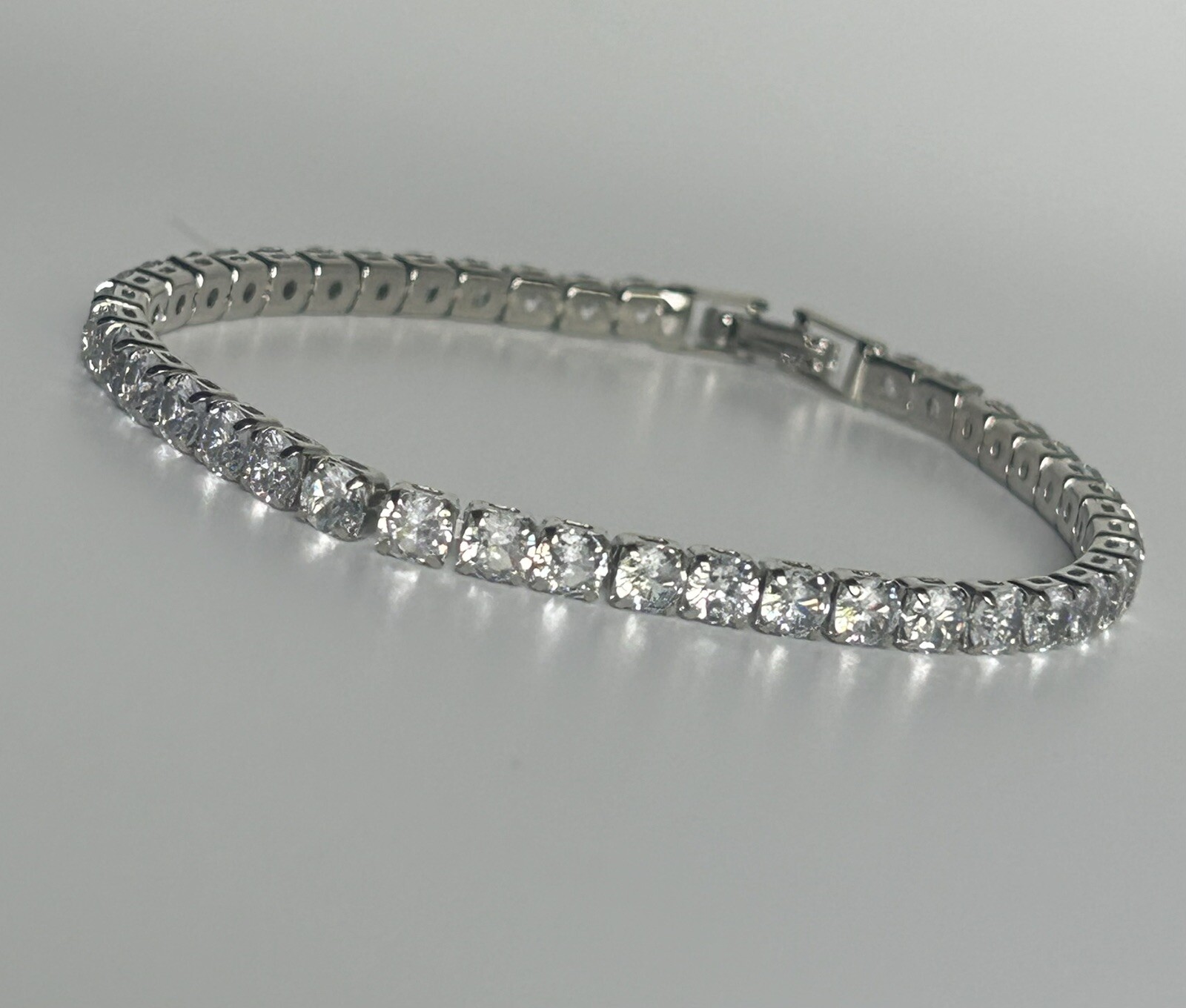Round Cut Moissanite Silver bracelet Round Cut Moissanite Silver bracelet