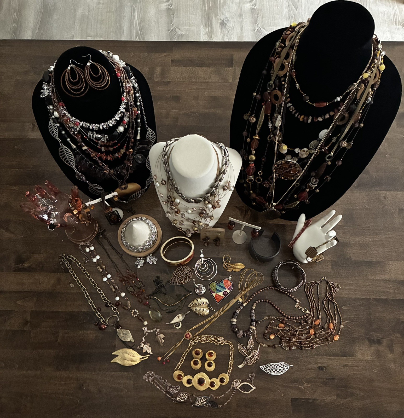 Vintage to Now 50 pcs. Mixed Costume Jewelry Lot Some pcs branded. Vintage to Now 50 pcs. Mixed Costume Jewelry Lot Some pcs branded.