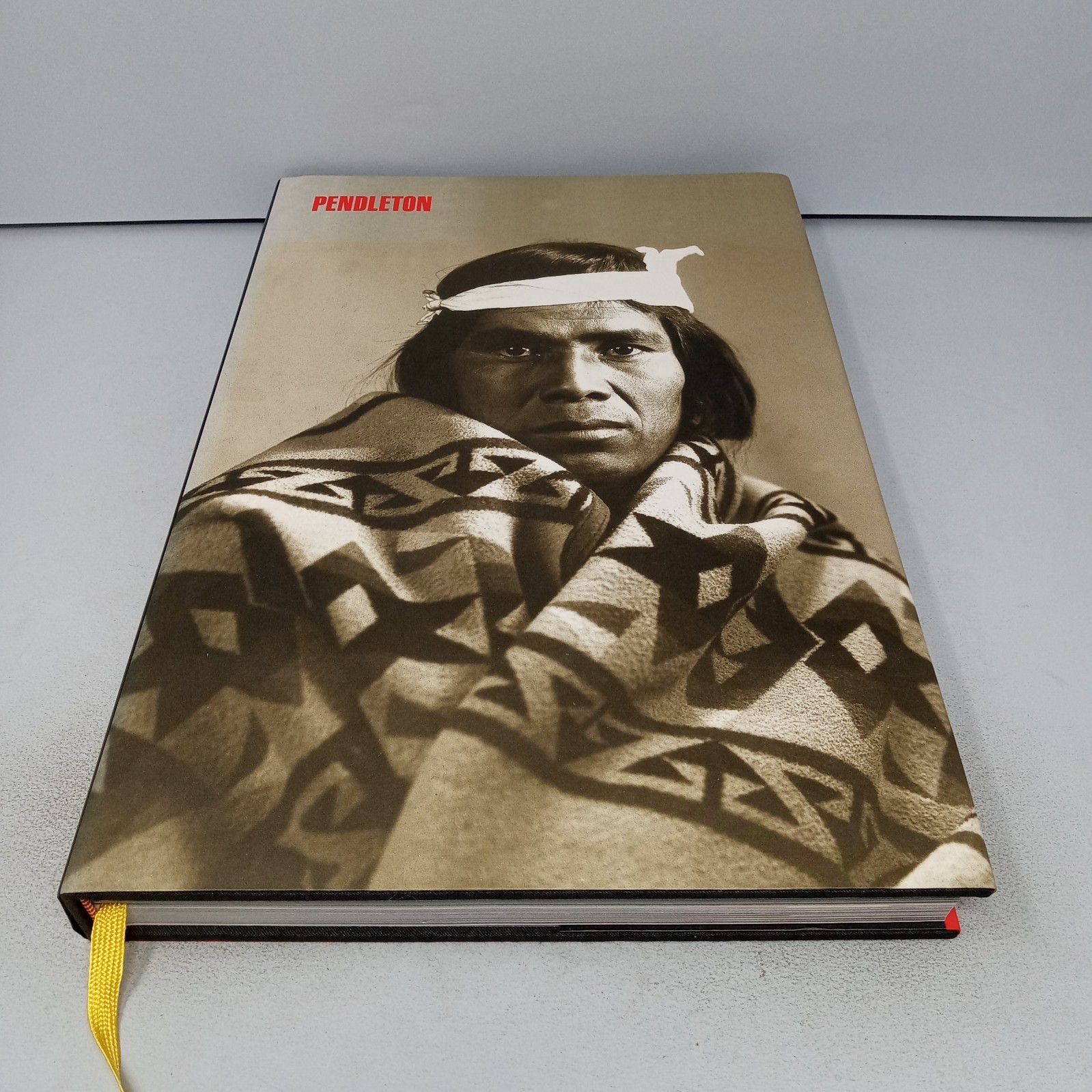 Chihuly's Pendletons: And Their Influence on His Work 2000 HC by Dale Chihuly Chihuly's Pendletons: And Their Influence on His Work 2000 HC by Dale Chihuly