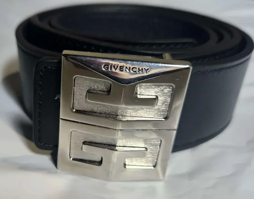 Givenchy Belt Black Leather Size 47IN Givenchy Belt Black Leather Size 47IN