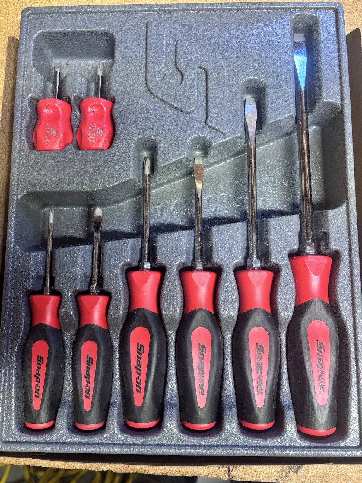 Snap On SGDX80BR Red Screwdriver Set 8 Pc Combination Soft Instinct Handle New Snap On SGDX80BR Red Screwdriver Set 8 Pc Combination Soft Instinct Handle New