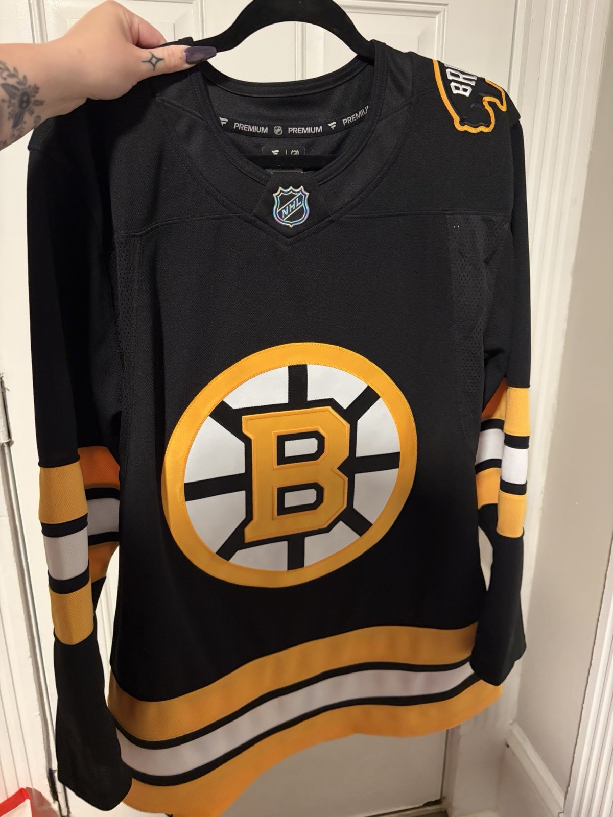 NHL Boston Bruins Fanatics Men’s Size 46 Jersey NEVER WORN