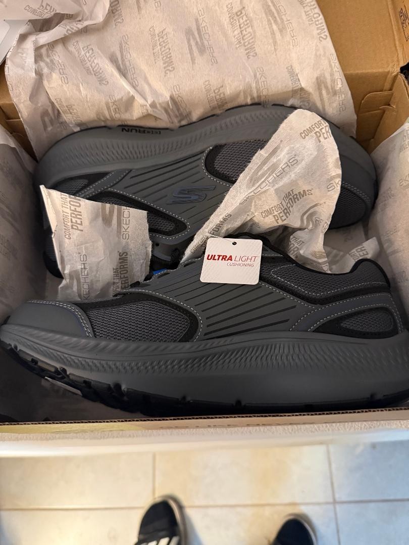 New Mens Sketchers Go Run Consistent size 9 charcoal/blue
