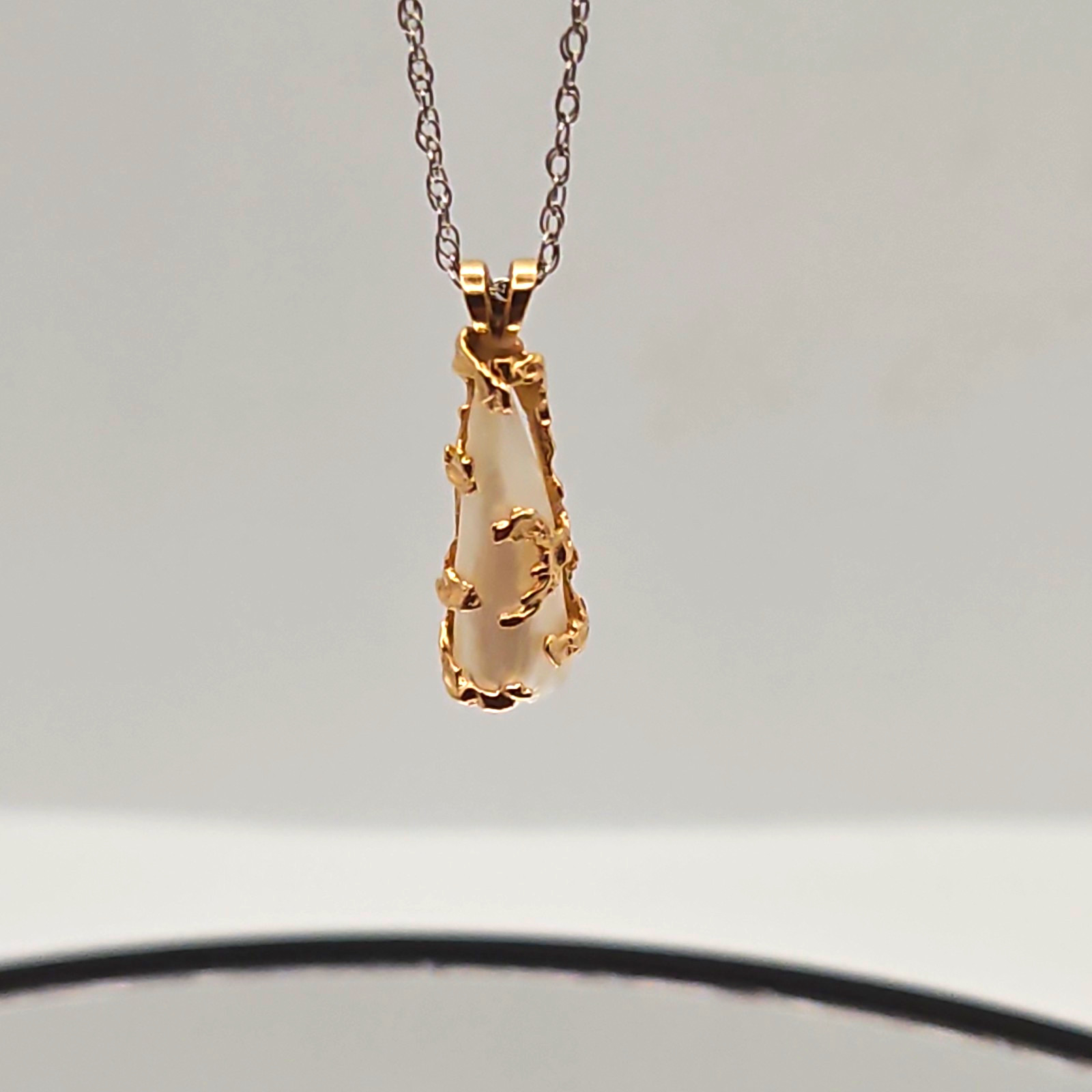 14k Yellow Gold Freeform Baroque Akoya Pearl Charm Pendant Necklace 14k Yellow Gold Freeform Baroque Akoya Pearl Charm Pendant Necklace
