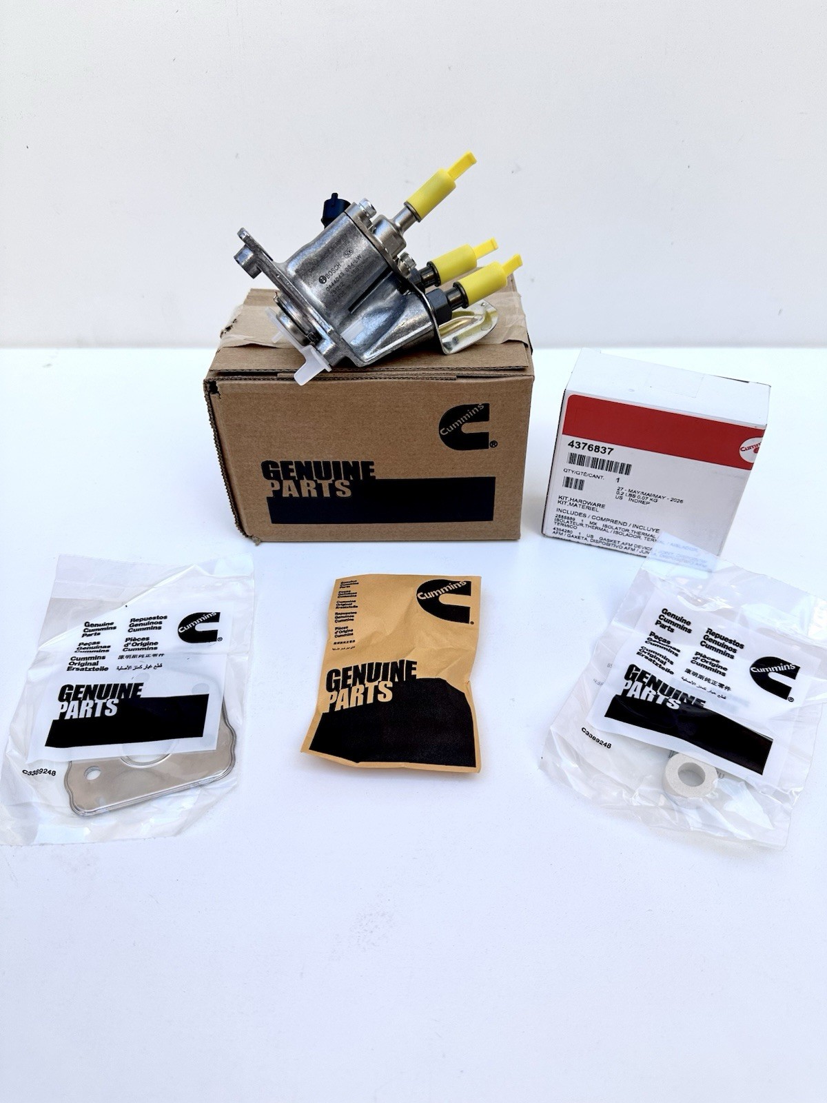 Genuine Cummins Urea Doser/Injector Oem 2888173 + Mounting Kit 4376837