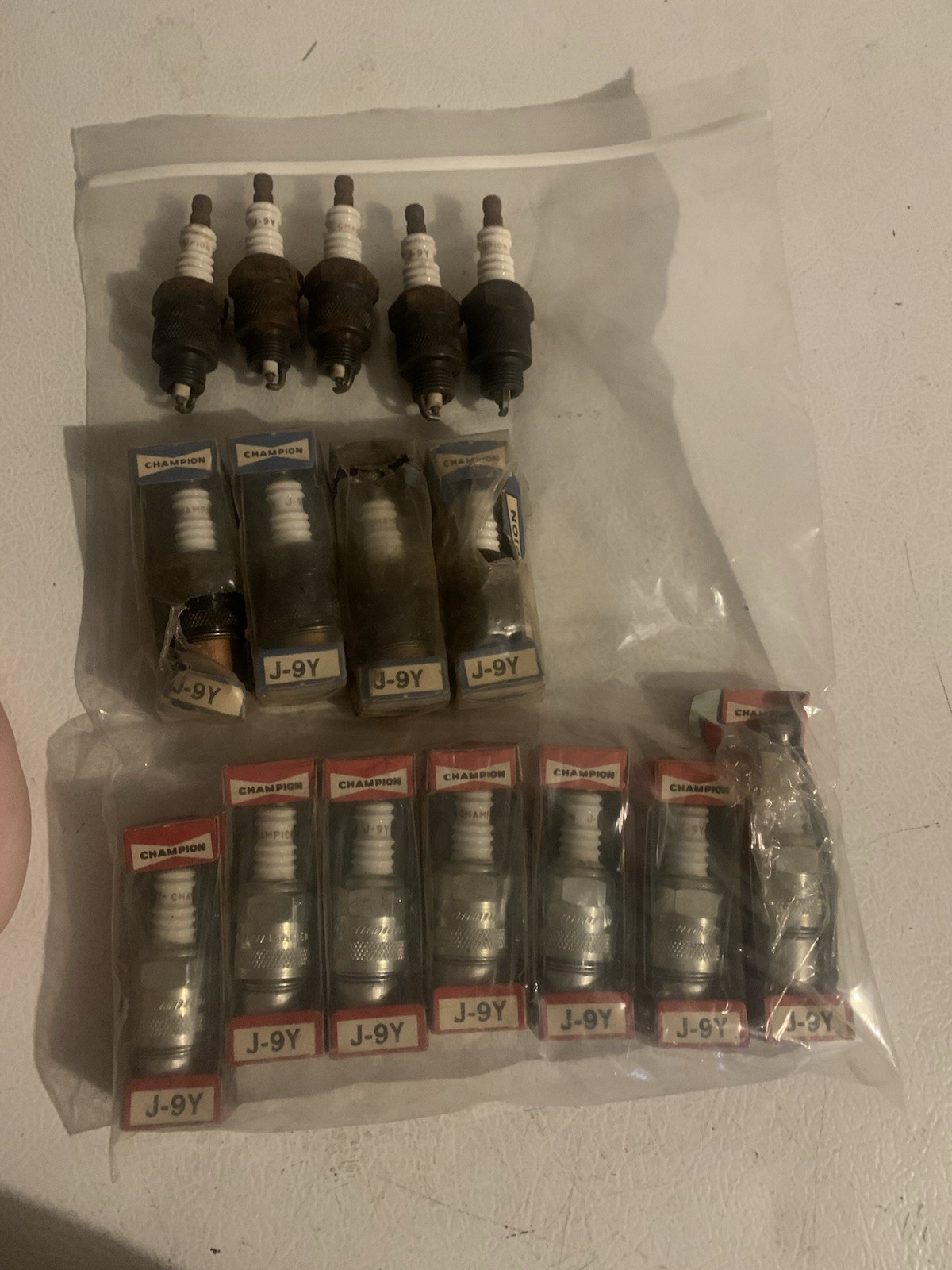 Champion J-9Y Spark Plugs Lot Of 16 For 1959-1961 Chrysler 300 