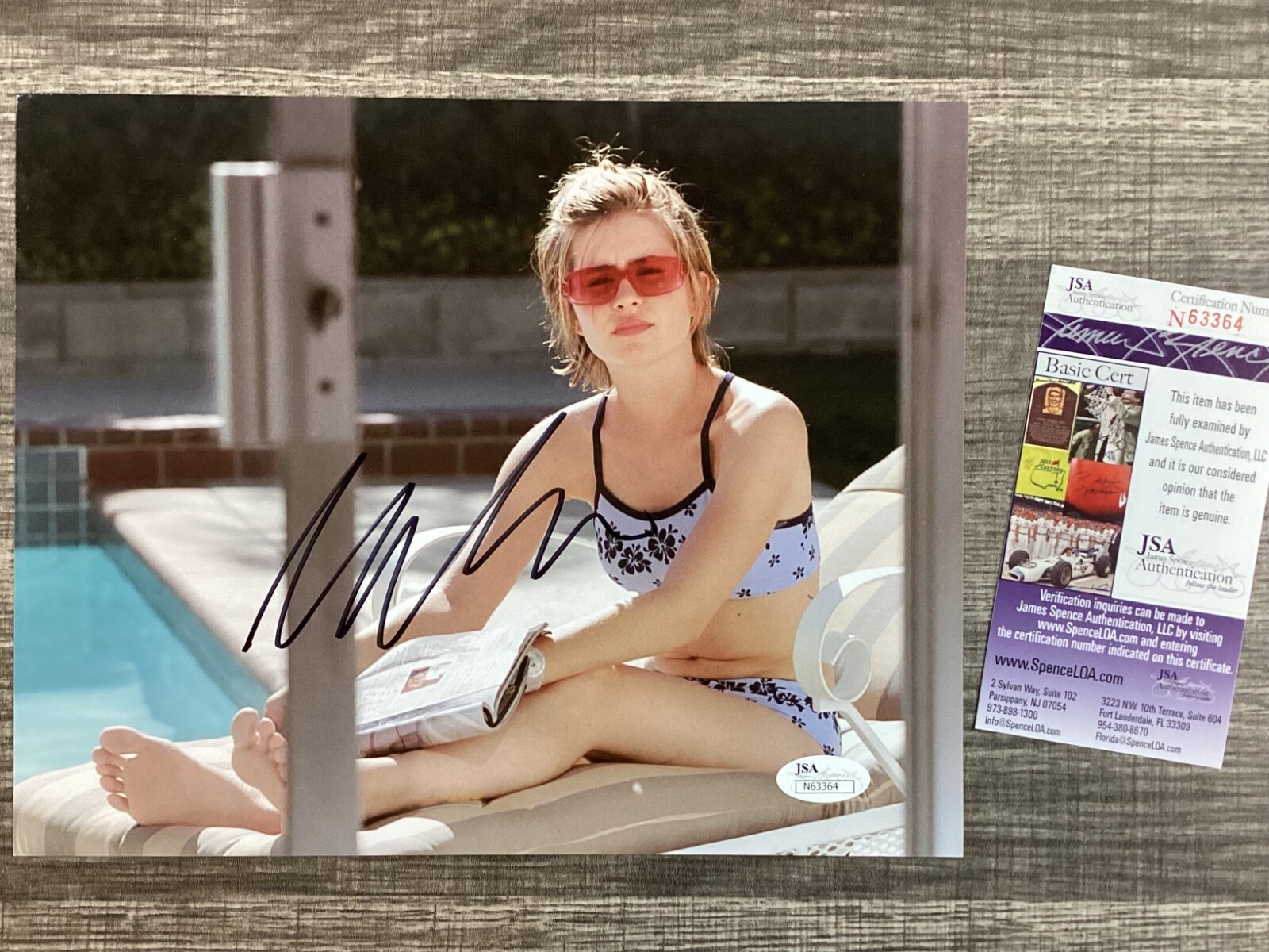 (SSG) Hot ALISON LOHMAN Signed 10X8 Bikini Photo 