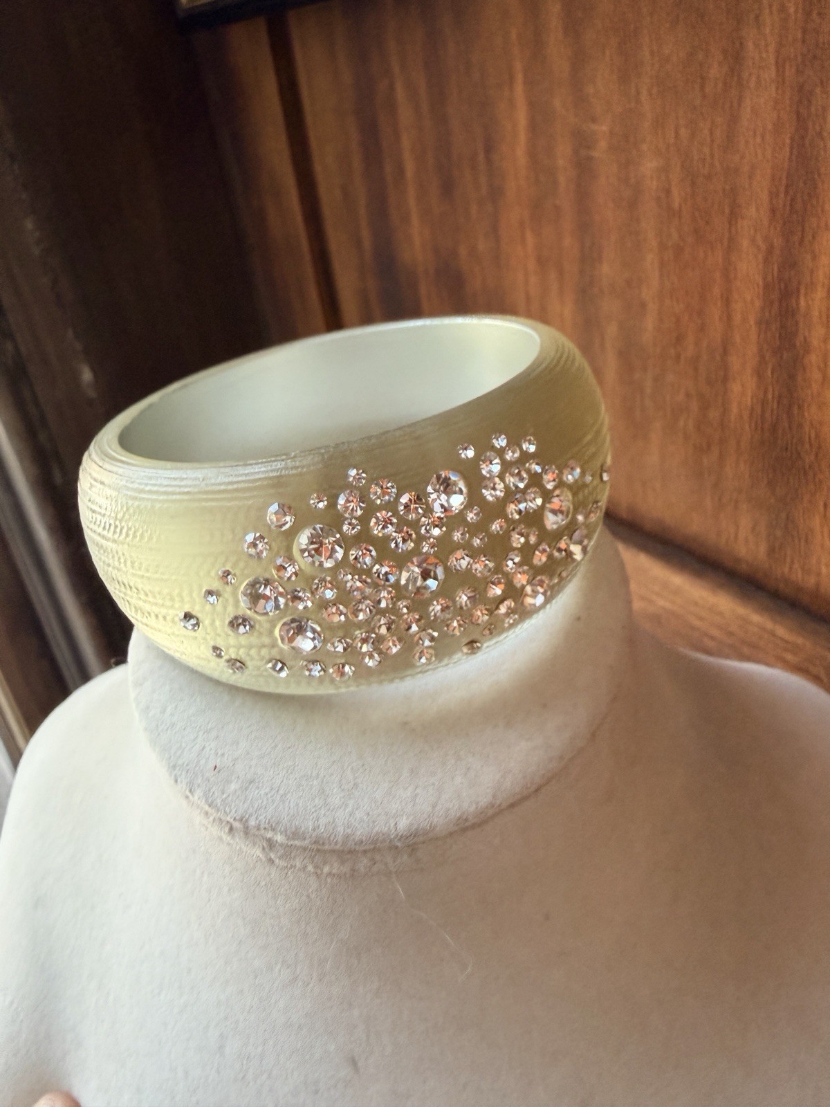 Alexis Bittar Unsigned Frosted Olive/Gray Lucite Crystal Bangle Alexis Bittar Unsigned Frosted Olive/Gray Lucite Crystal Bangle
