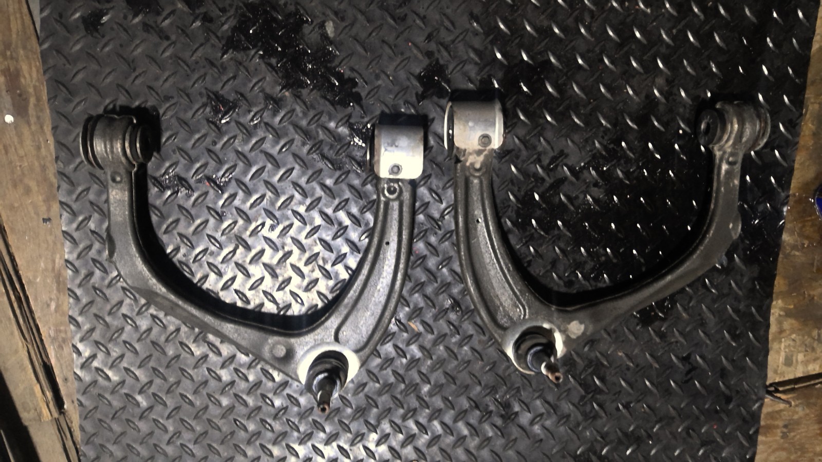19-21 Silverado Front Upper Control Arms 84437972 New Take Off NTO OEM Factory