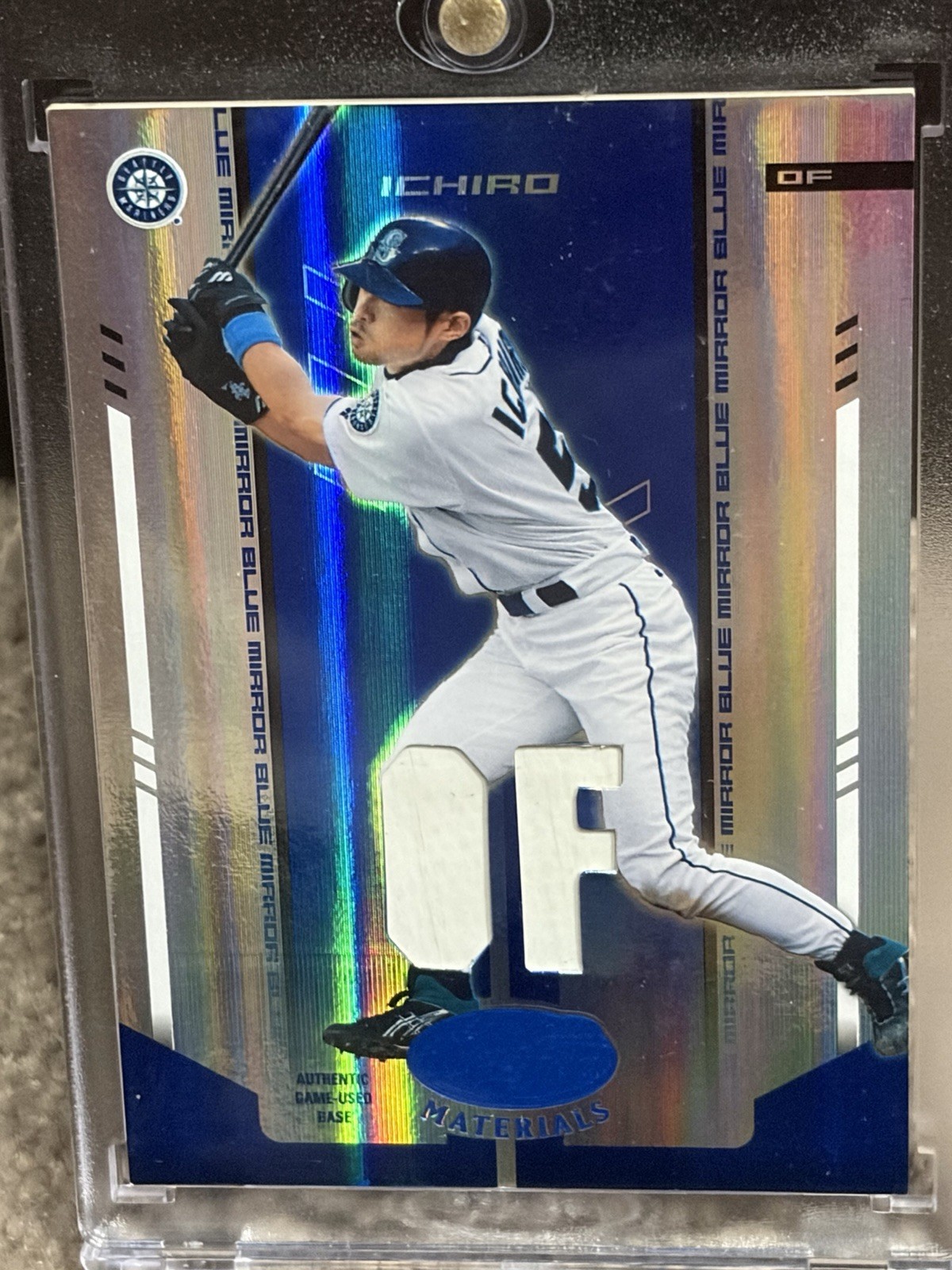 2004 Leaf  ICHIRO  Suzuki Certified Game-Used Base  86/100 MARINERS #75