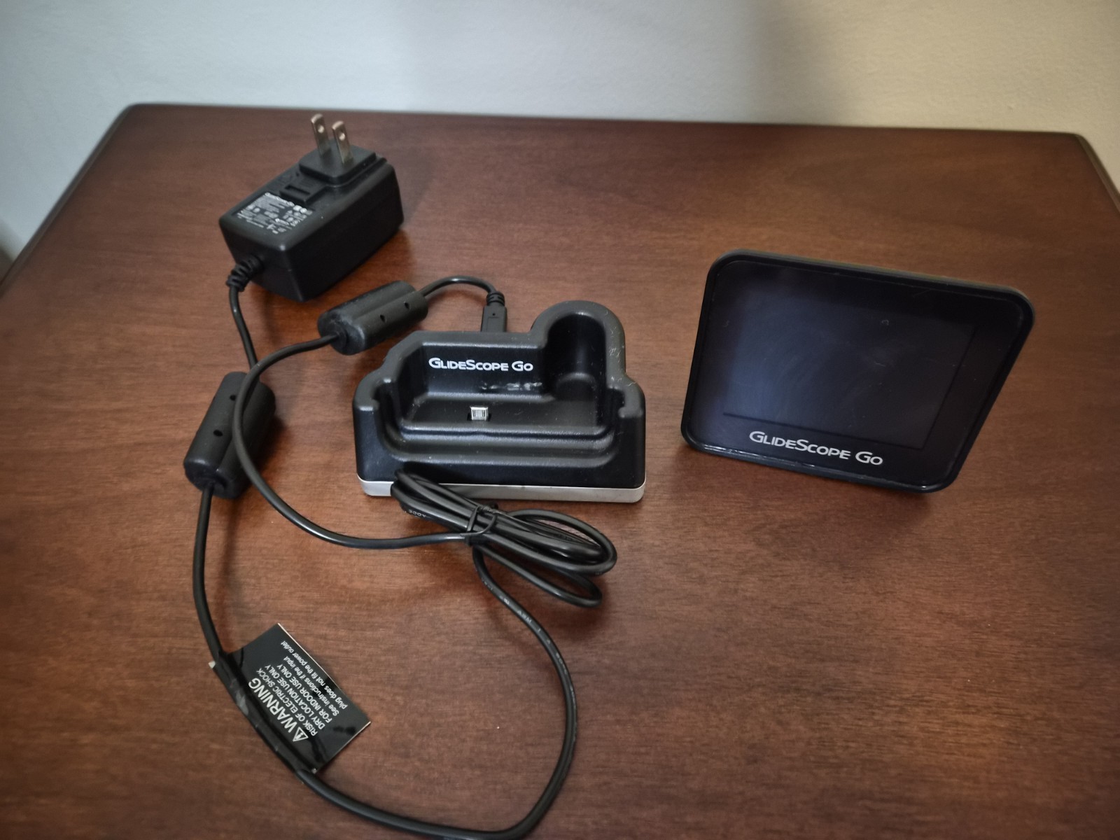 GlideScope Go Video Laryngoscope System - Working Unit + Base and charging cords GlideScope Go Video Laryngoscope System - Working Unit + Base and charging cords