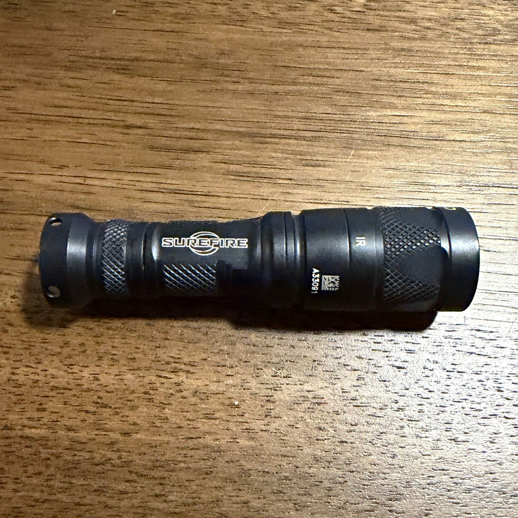 SureFire V1 Vampire LED Flashlight Black Handheld Cordless, KM1-D white light/IR