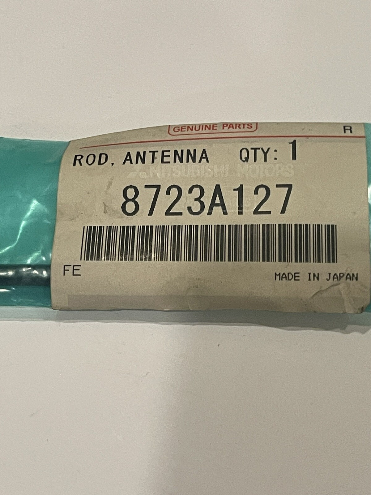 Mitsubishi Genuine Factory Antenna 8732A127. New