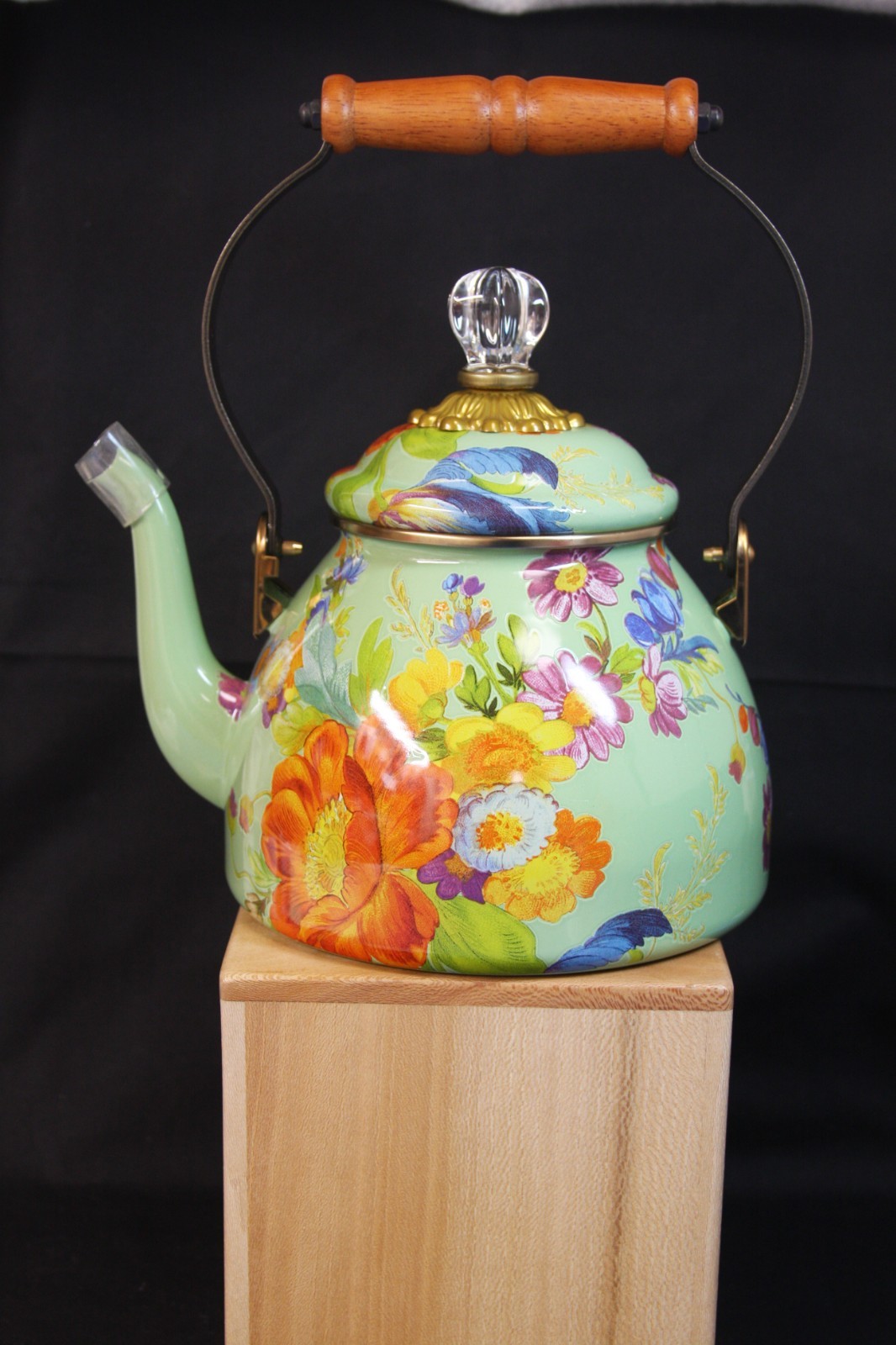 MacKenzie-Childs Flower Market 2 Quart Tea Kettle Green New Never Used Beautiful MacKenzie-Childs Flower Market 2 Quart Tea Kettle Green New Never Used Beautiful