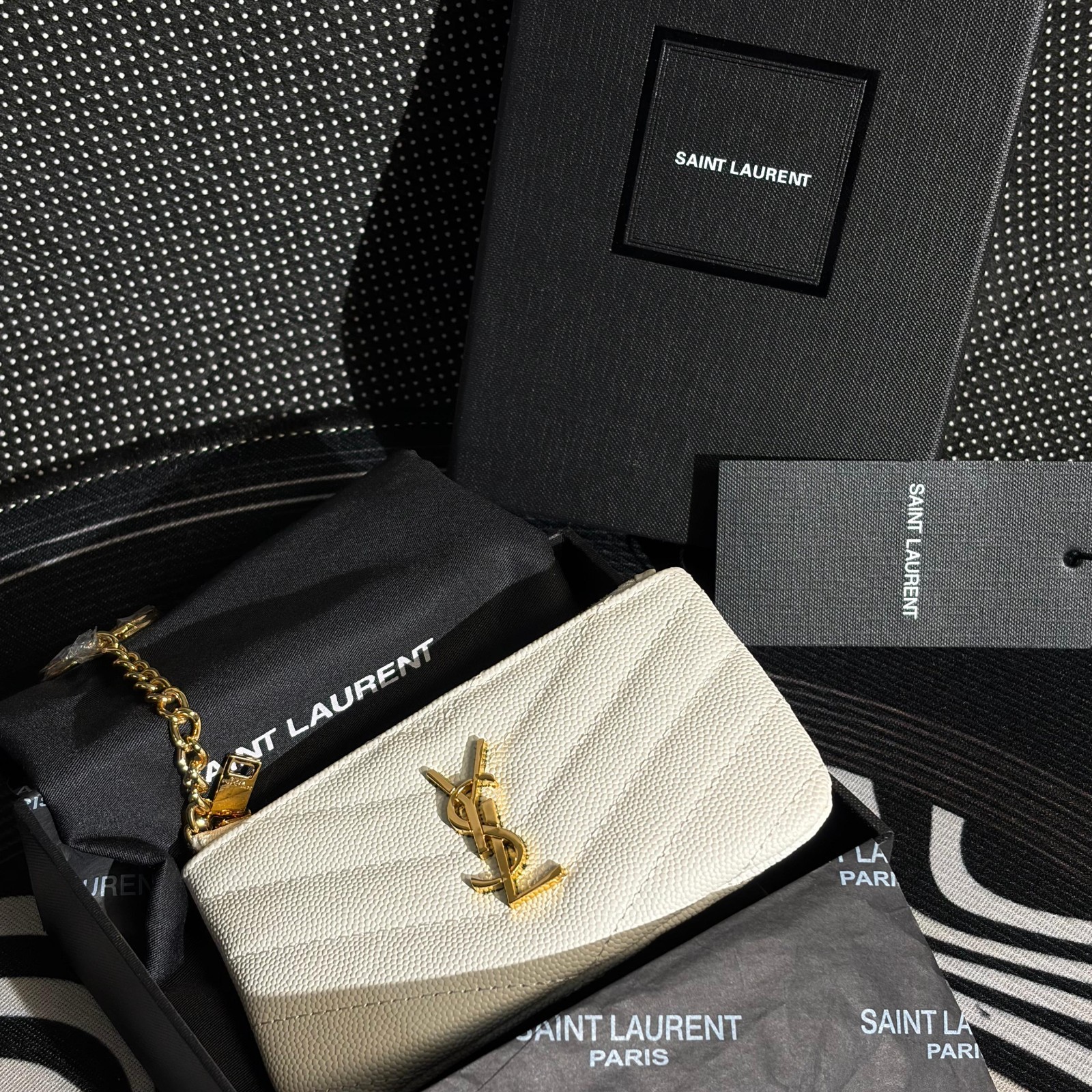 AUTHENTIC RARE Saint Laurent Monogram Quilted Wallet - Blanc Optique (White) AUTHENTIC RARE Saint Laurent Monogram Quilted Wallet - Blanc Optique (White)