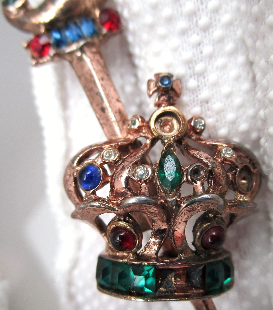 Vintage Gold Plated Coro Craft Crown Rhinestone Brooch with Sword missing stone