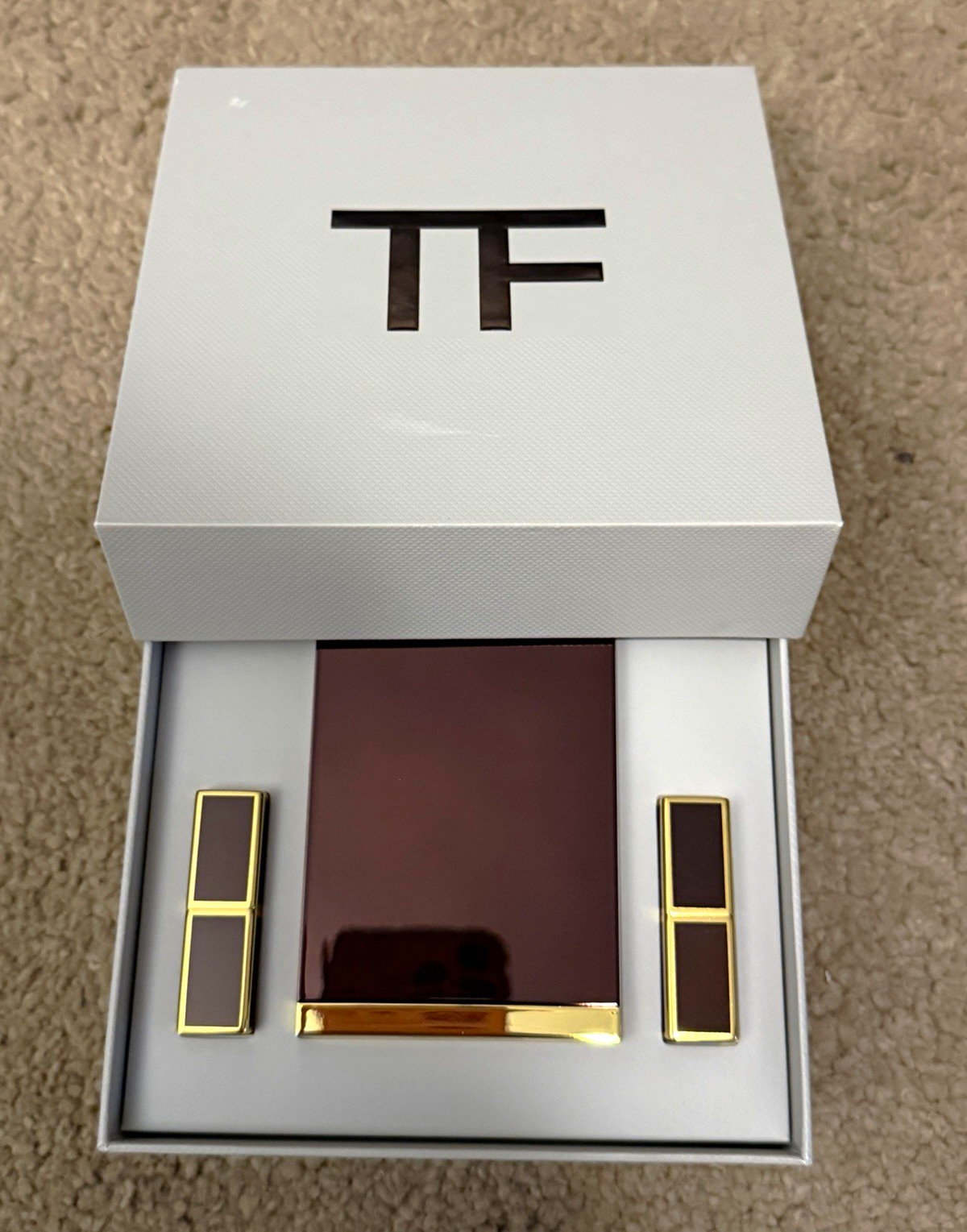 Tom Ford Makeup Gift Set Box with 3 Lipsticks - Lipstick Set of 3 Tom Ford Makeup Gift Set Box with 3 Lipsticks - Lipstick Set of 3