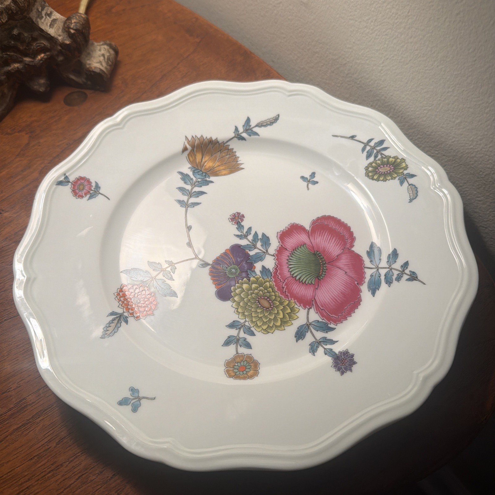A. Raynaud et Cie Ceralene Limoges Anemones Floral Dinner Plate A. Raynaud et Cie Ceralene Limoges Anemones Floral Dinner Plate