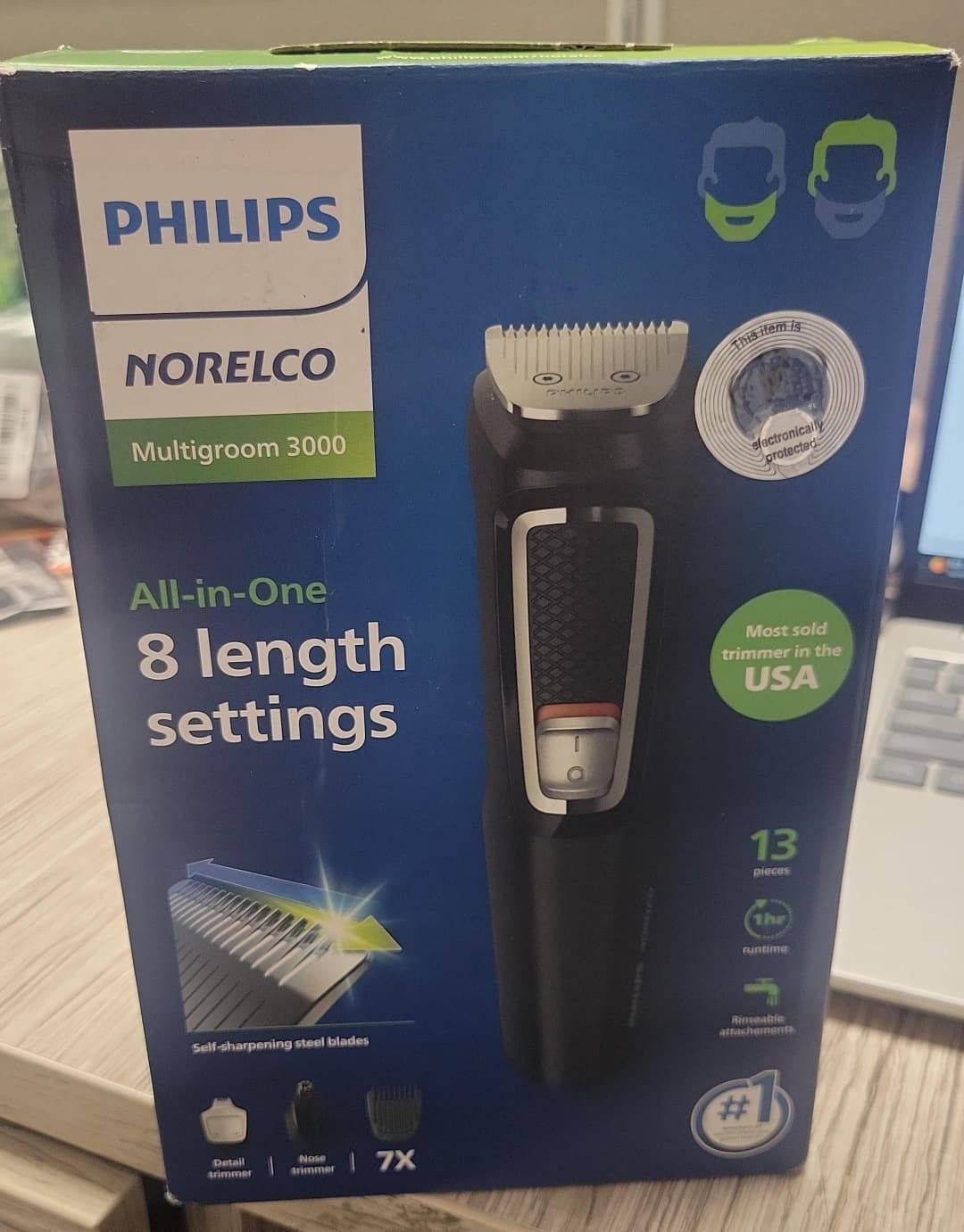 Philips Norelco Multigroom 3000 Black - 13 pieces