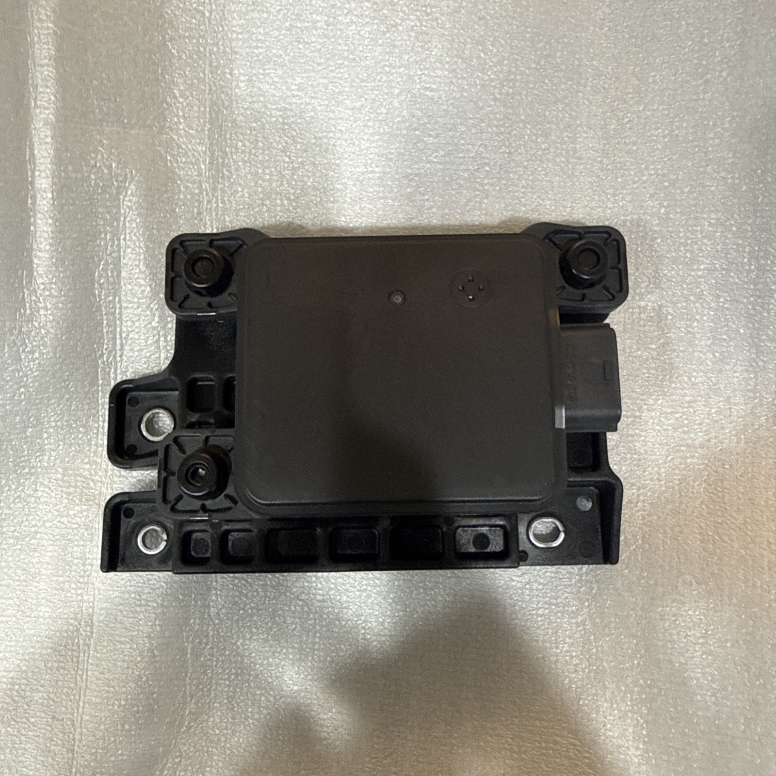 2025-2026 KIA CARNIVAL CRUISE CONTROL DISTANCE SENSOR MODULE OEM 99110-ES500 2025-2026 KIA CARNIVAL CRUISE CONTROL DISTANCE SENSOR MODULE OEM 99110-ES500