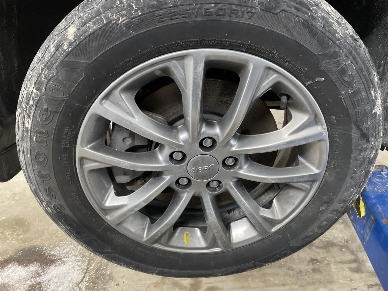 Wheel 17x7 Aluminum Painted 10 Spoke Opt Wfm Silver Fits 20-22 CHEROKEE 1029283