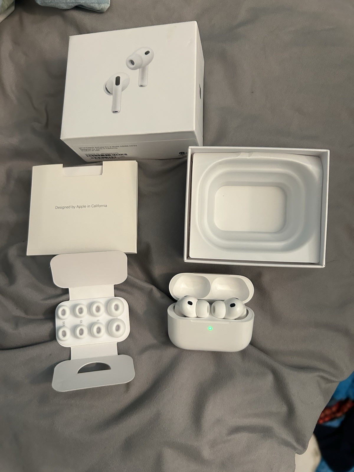 Apple AirPods Pro 3 3rd Generation New In Box Sealed Apple AirPods Pro 3 3rd Generation New In Box Sealed