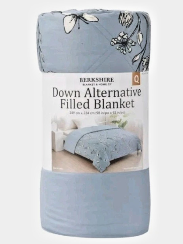 Berkshire Herringbone Down Alternative Filled Blanket Queen Size 98\