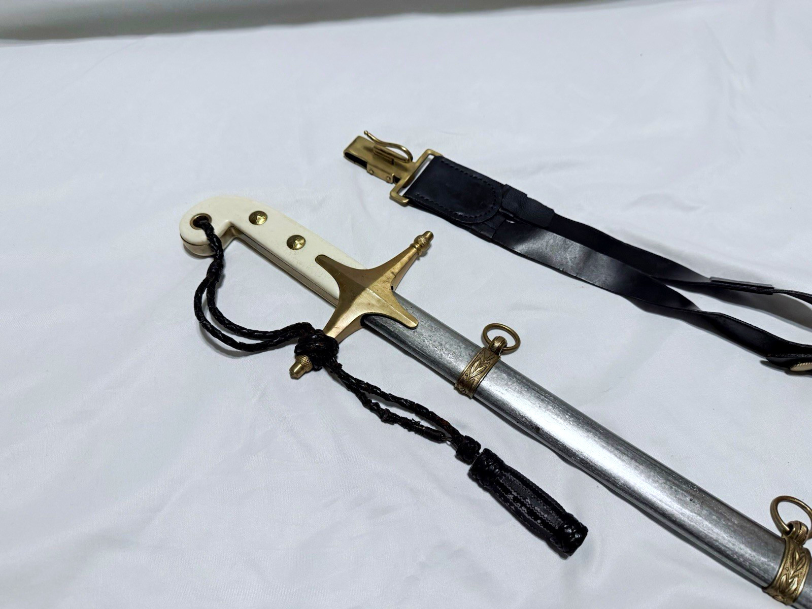 USMC Marines Mameluke Officers Saber W/ Belt Attachment - Officer James E Hayes