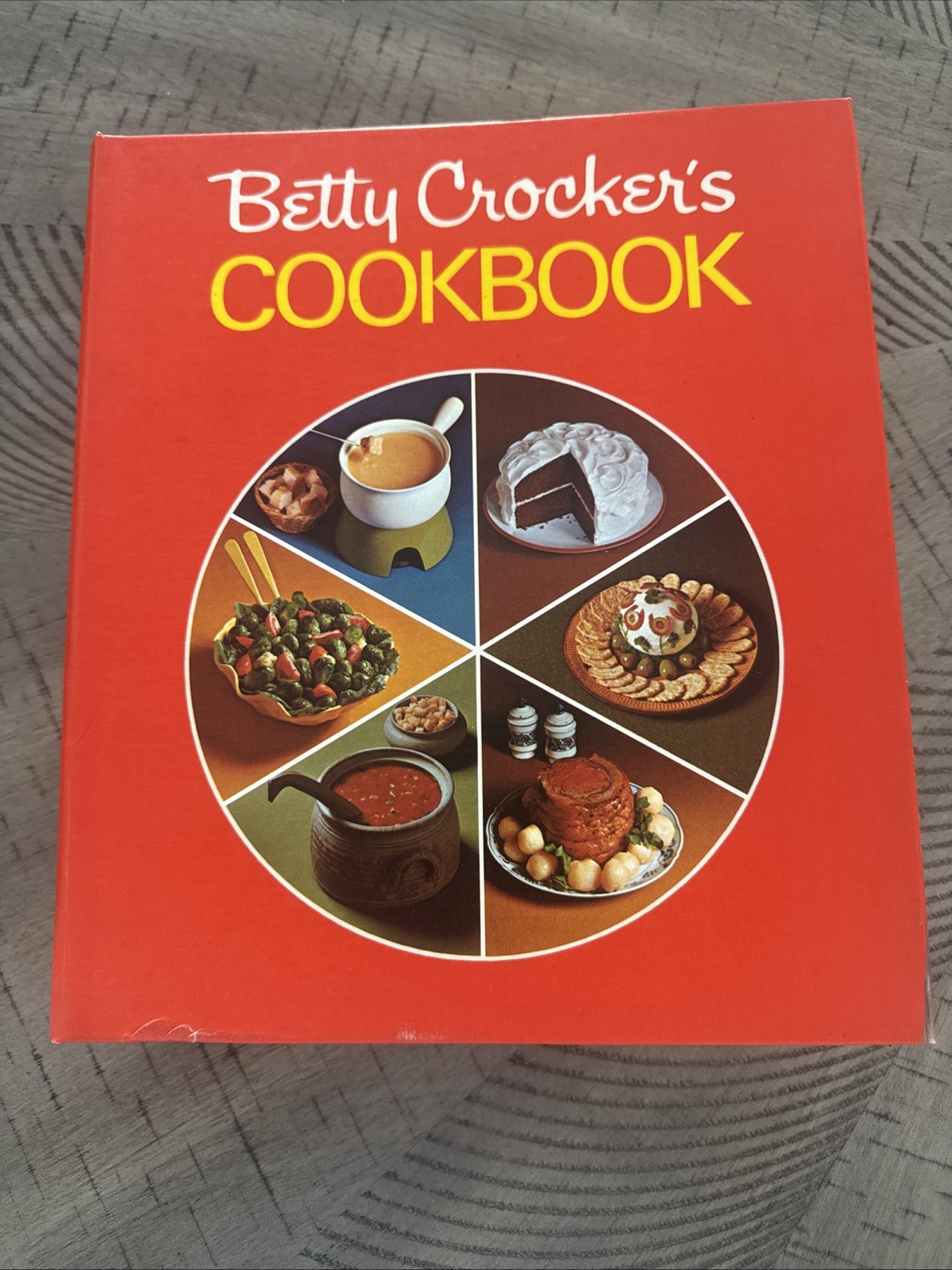 Vintage 1971 Betty Crocker’s Cookbook 10th Printing Hardcover Book Pie Cover