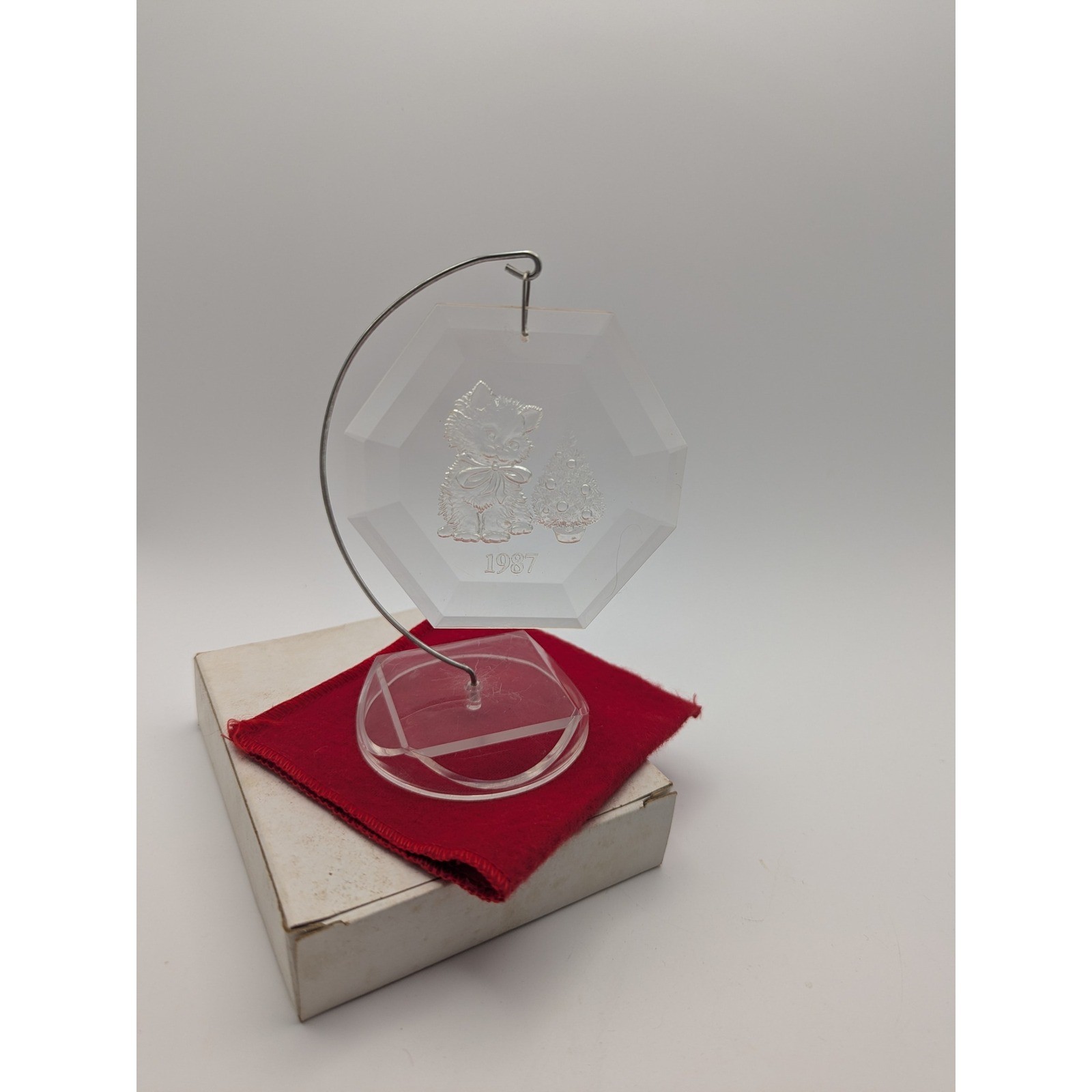 Vintage 1987 Clear Acrylic Hexagon Cat & Christmas Tree Ornament with Stand 5 Vintage 1987 Clear Acrylic Hexagon Cat & Christmas Tree Ornament with Stand 5
