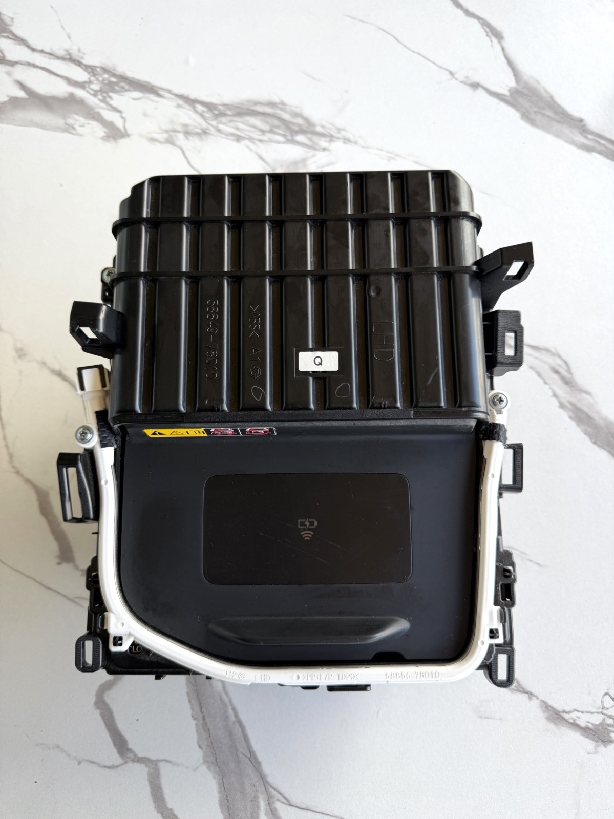 2022-25 Lexus NX350h Center Console Storage Tray Phone Charger Glove Box Trim 2022-25 Lexus NX350h Center Console Storage Tray Phone Charger Glove Box Trim