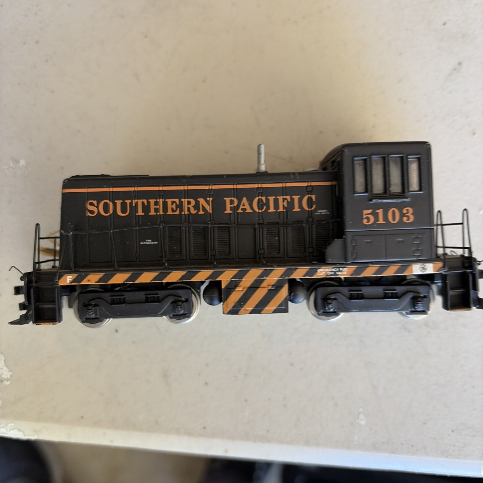 DC Bachmann HO Scale Diesel Southern Pacific 70 Ton DC Bachmann HO Scale Diesel Southern Pacific 70 Ton