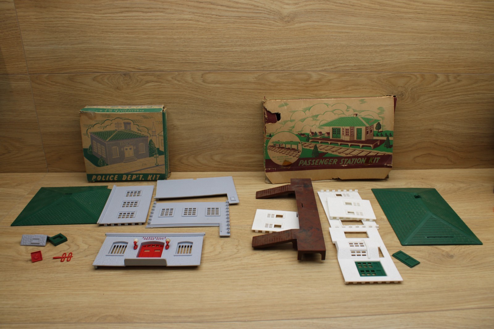 Vintage Plasticville PD-3 Police Department Kit with original box Missing pieces