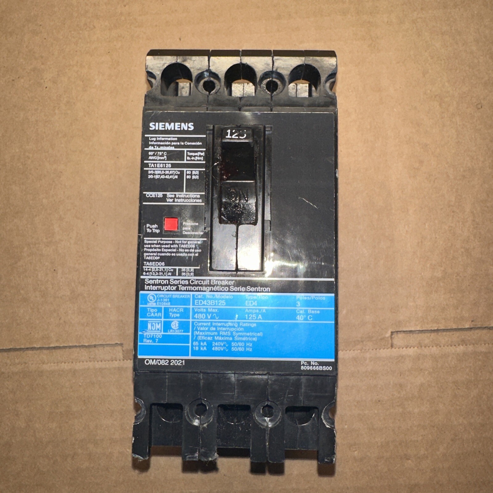 Siemens ED43B125 Circuit Breaker  3 Pole 125 A 480V  New Surplus