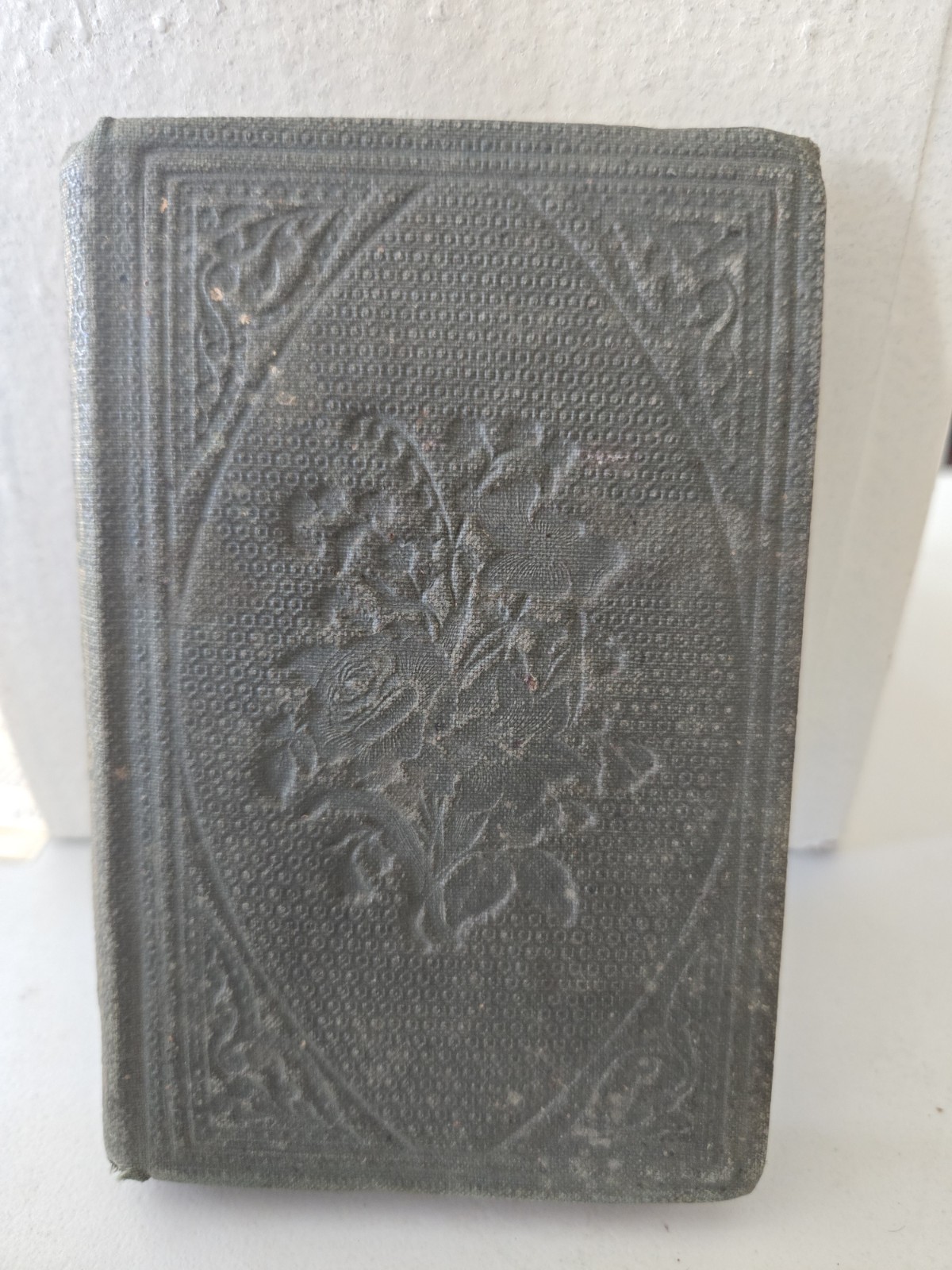 Antique 1847 Mini Language of Flowers Book FLORA\'S ALBUM Leavitt & Allen