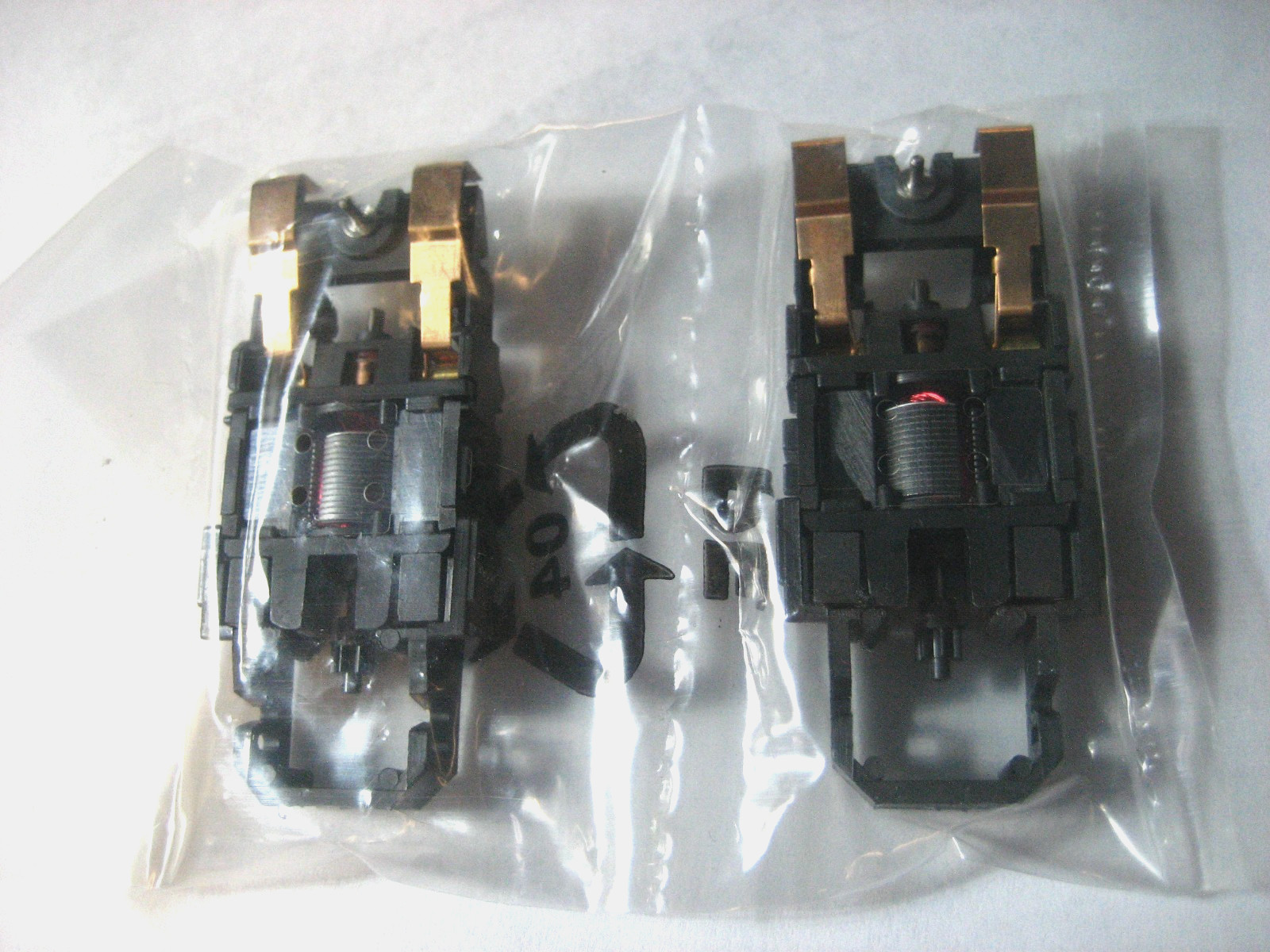 NEW Tyco Ho Slotcar one Sealed bag of 2 440 X 2 Chassis no wheel assemblies NEW Tyco Ho Slotcar one Sealed bag of 2 440 X 2 Chassis no wheel assemblies
