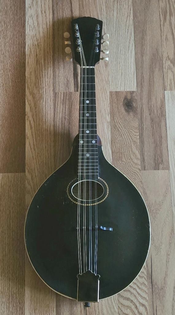 Vintage 1917 Gibson Style A Mandolin - Black Top - Nice condition - great player