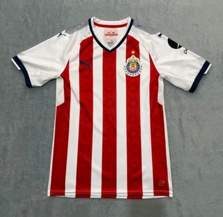 PUMA Chivas de Guadalajara 2017-18 Home Jersey Drycell, Size Medium Soccer
