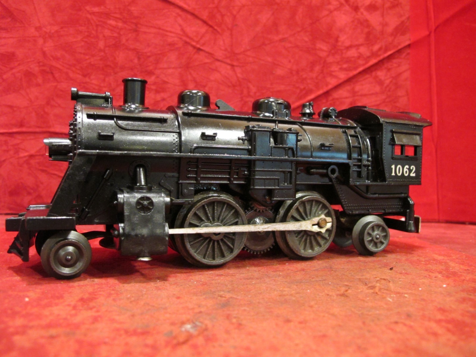 Vintage Postwar Lionel 1062 Steam Locomotive  ~TESTED RUNS