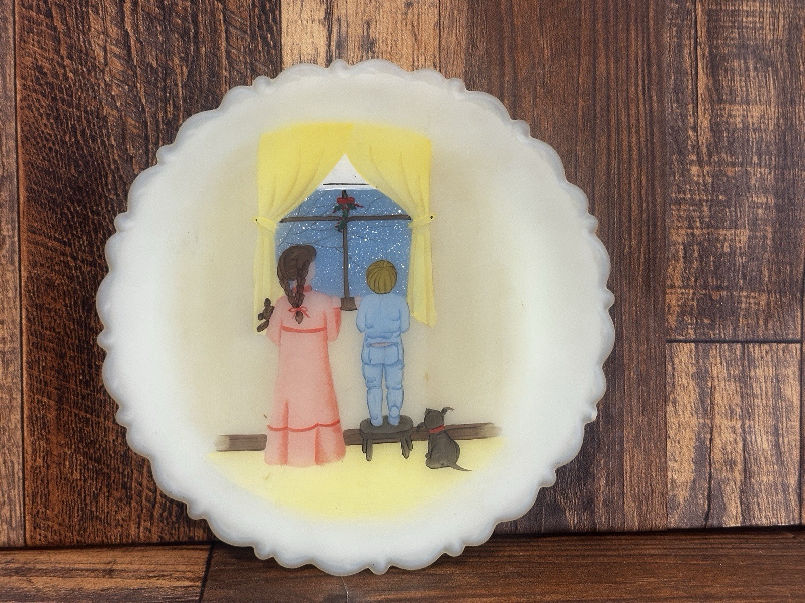 VINTAGE 1983 FENTON HAND PAINTED PLATE #744/7500 J. HART CHRISTMAS URANIUM VINTAGE 1983 FENTON HAND PAINTED PLATE #744/7500 J. HART CHRISTMAS URANIUM
