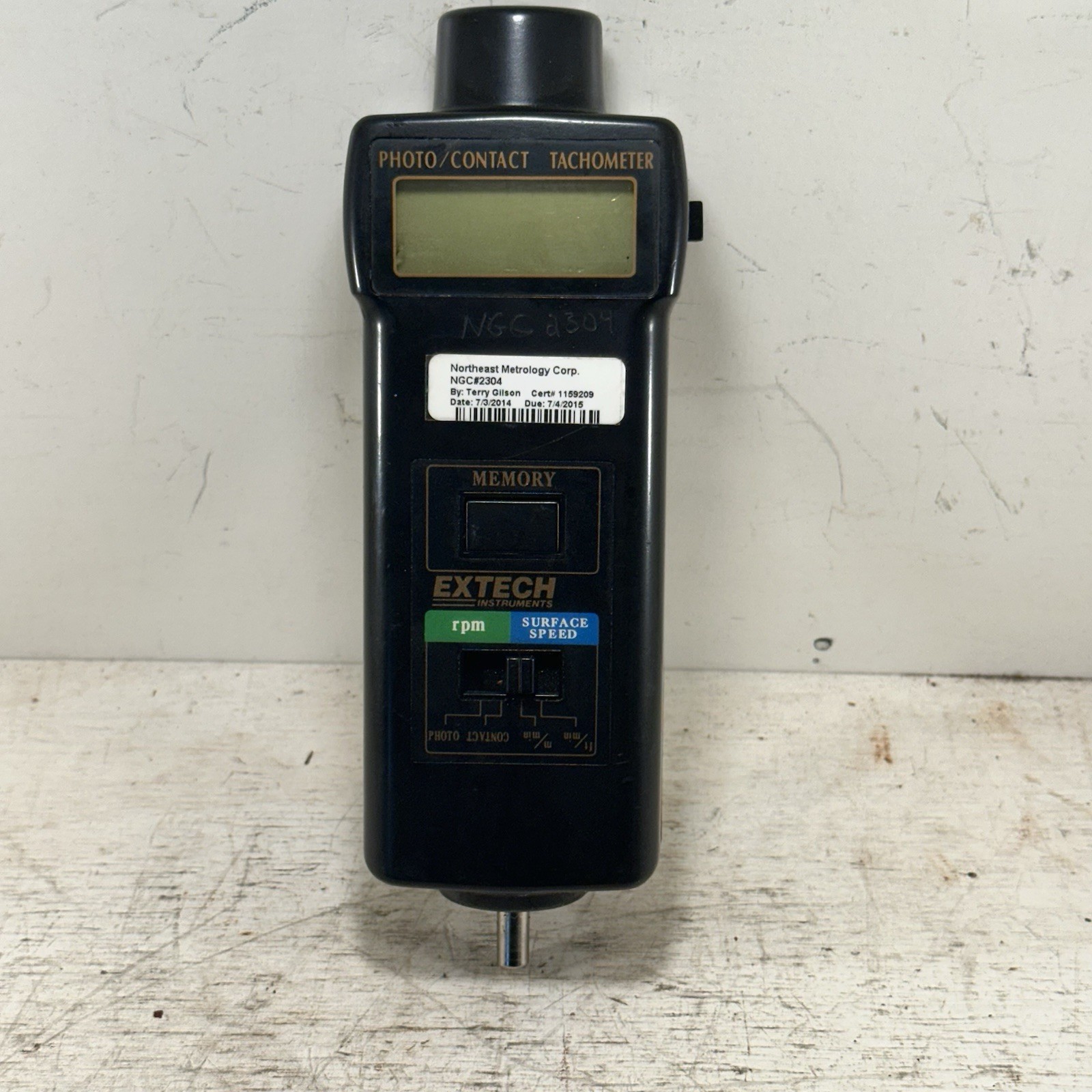Used Working EXTECH Instruments PHOTO/CONTACT TACHOMETER Used Working EXTECH Instruments PHOTO/CONTACT TACHOMETER