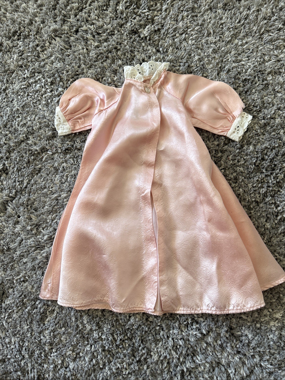 Madame Alexander 18” Tall Tagged Pink Shiny  Robe Nmint