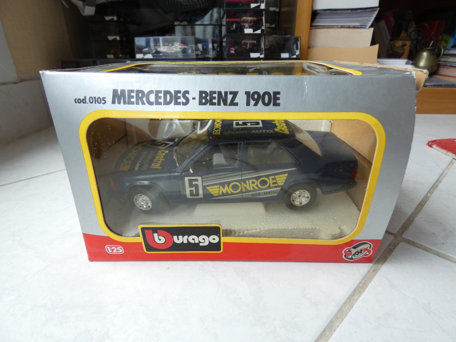 Mercedes Benz 190E #5 Monroe 0105 1/25 Bburago Burago in Box Mercedes Benz 190E #5 Monroe 0105 1/25 Bburago Burago in Box