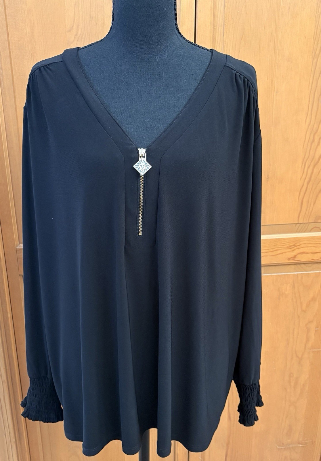 Anne Klein Women\'s Plus Size 2X Stylish Black Tunic Top Blouse Long Sleeve NWT Anne Klein Women\'s Plus Size 2X Stylish Black Tunic Top Blouse Long Sleeve NWT