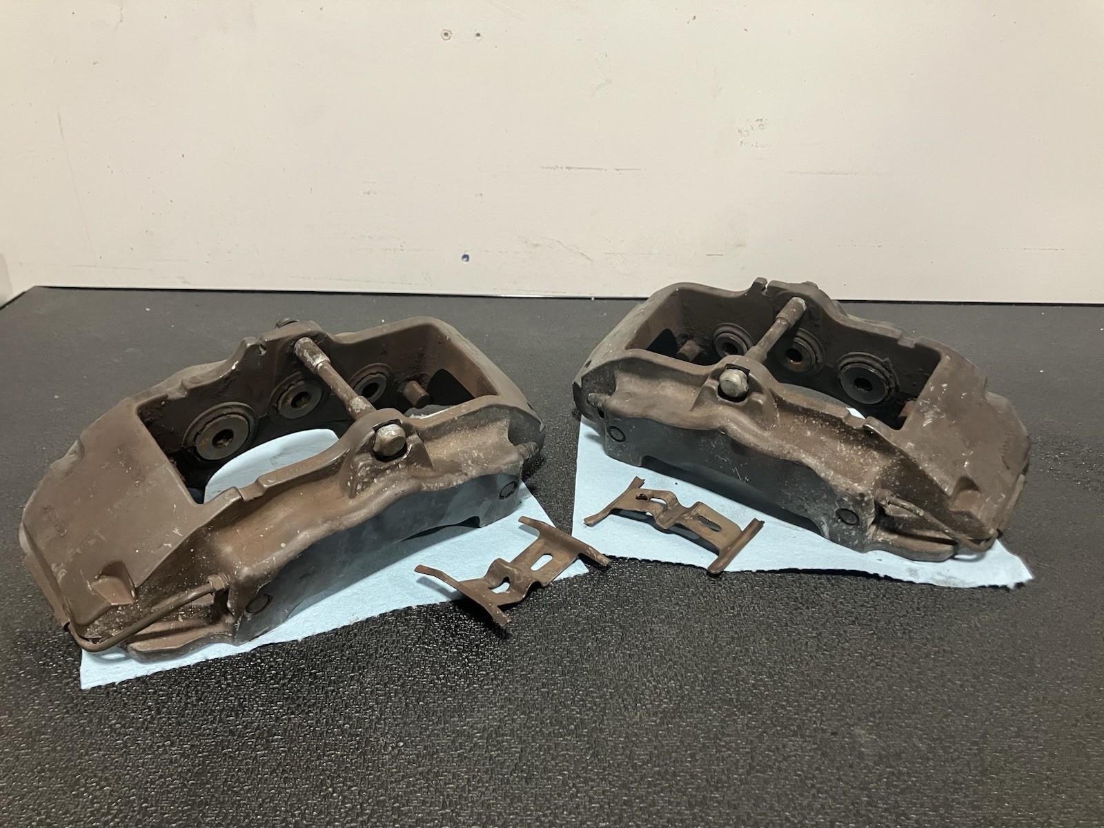2004-2010 Porsche Cayenne Q7 Touareg 18Z Brembo Front Brake Calipers Cayenne Q7 