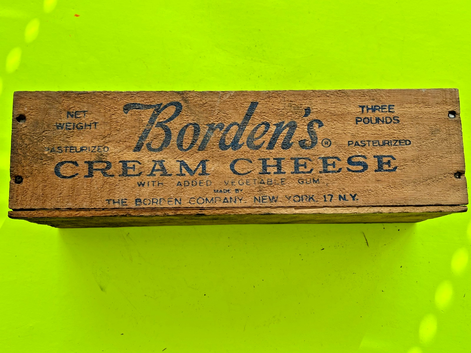 BORDEN\'S  Primitive Wooden Cream Cheese  Box Advertising 3 Lb USA NY