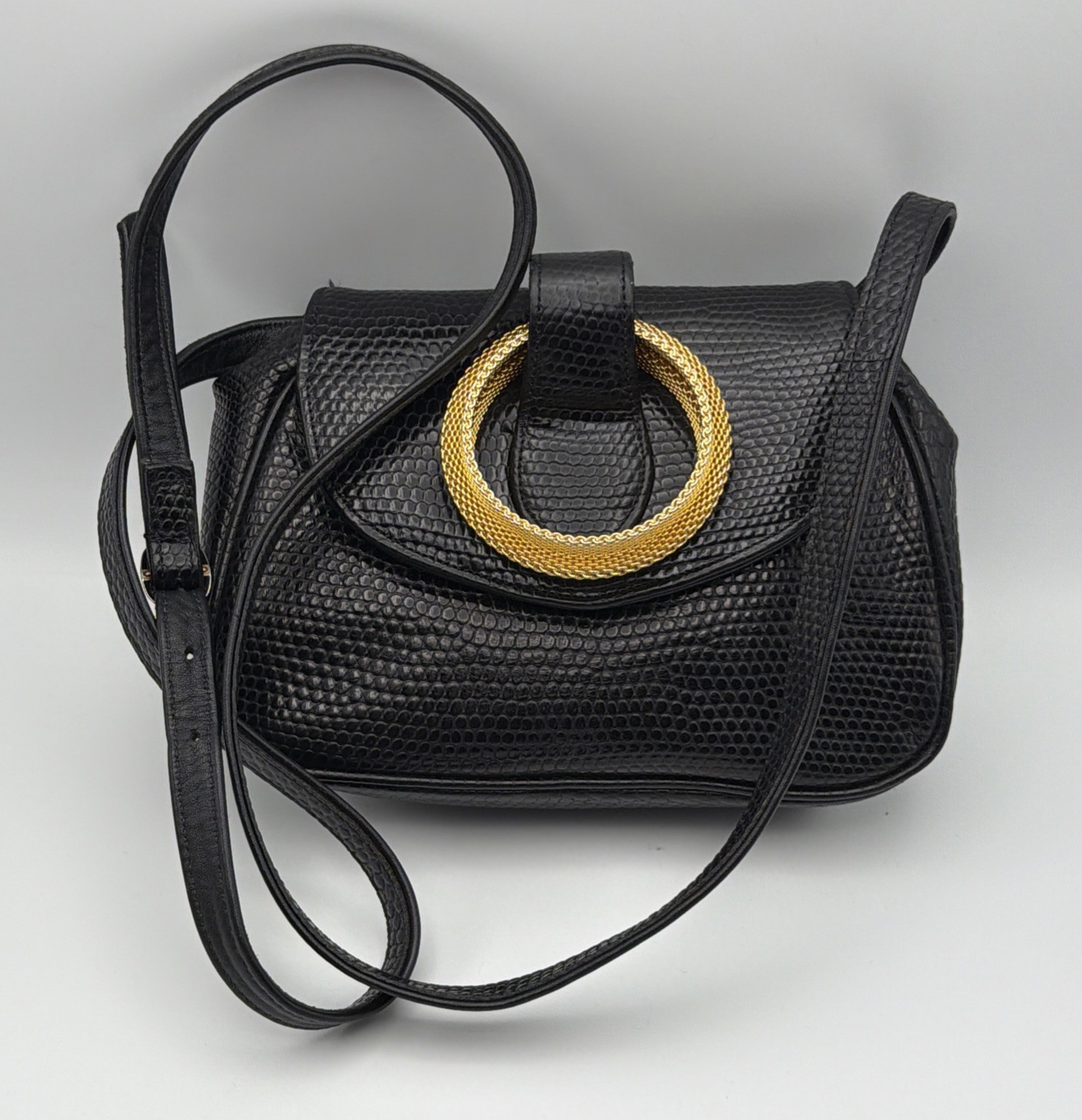 VTG Sondra Roberts Black Leather Messenger Black Bag W/ Gold Color Ring Handle VTG Sondra Roberts Black Leather Messenger Black Bag W/ Gold Color Ring Handle