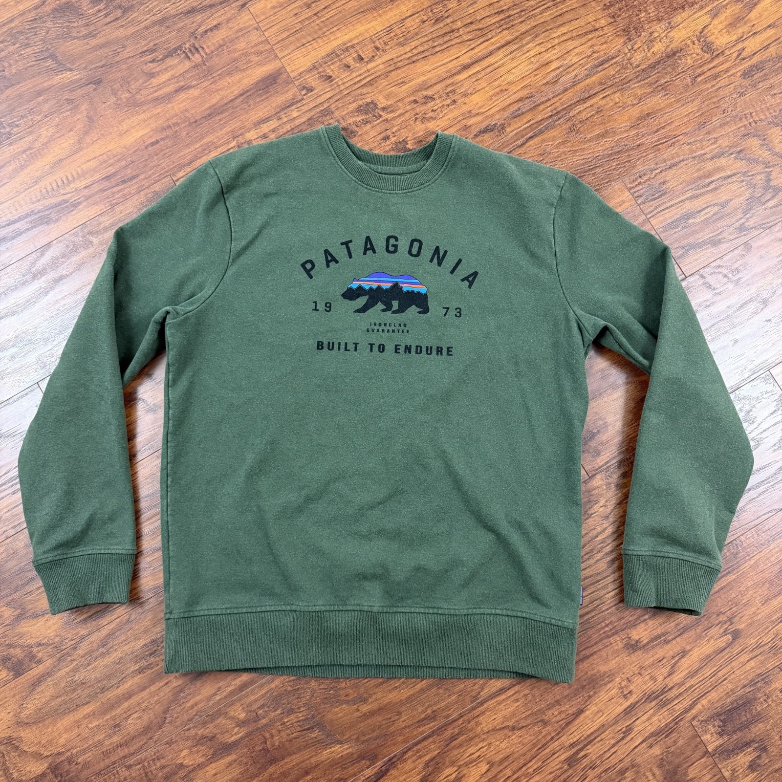 Patagonia Sweater Mens M Green Uprisal Crew Neck Arched Fitz Roy Bear 39544 Patagonia Sweater Mens M Green Uprisal Crew Neck Arched Fitz Roy Bear 39544