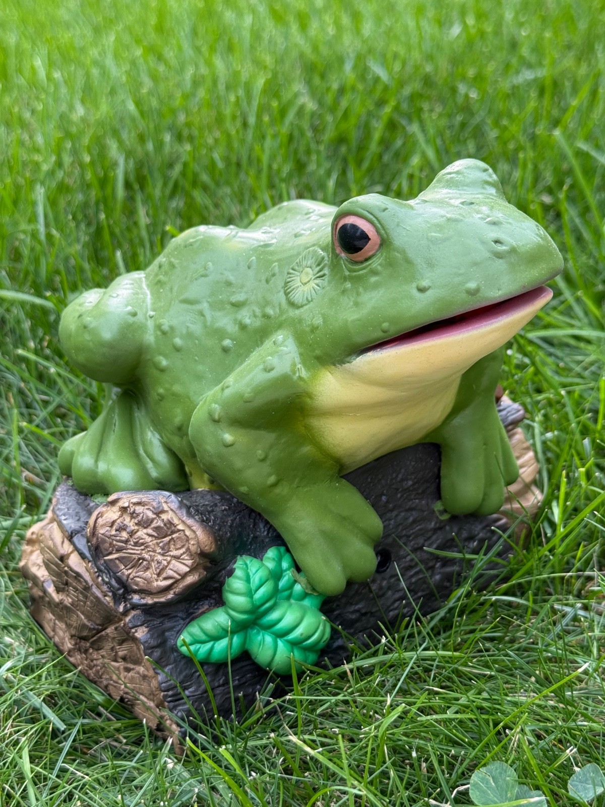 Vtg Gemmy Industries Animated Singing Frog Motion Sensor Halloween Prop Works